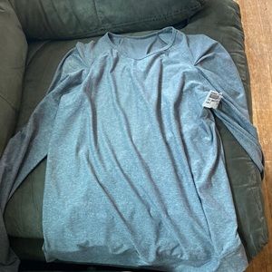 lulu lemon long sleeved shirt